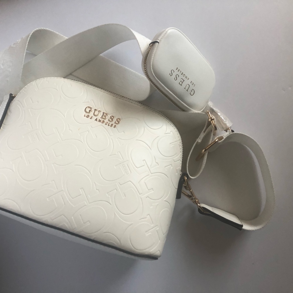 Guess white crossbody bag ,read description please